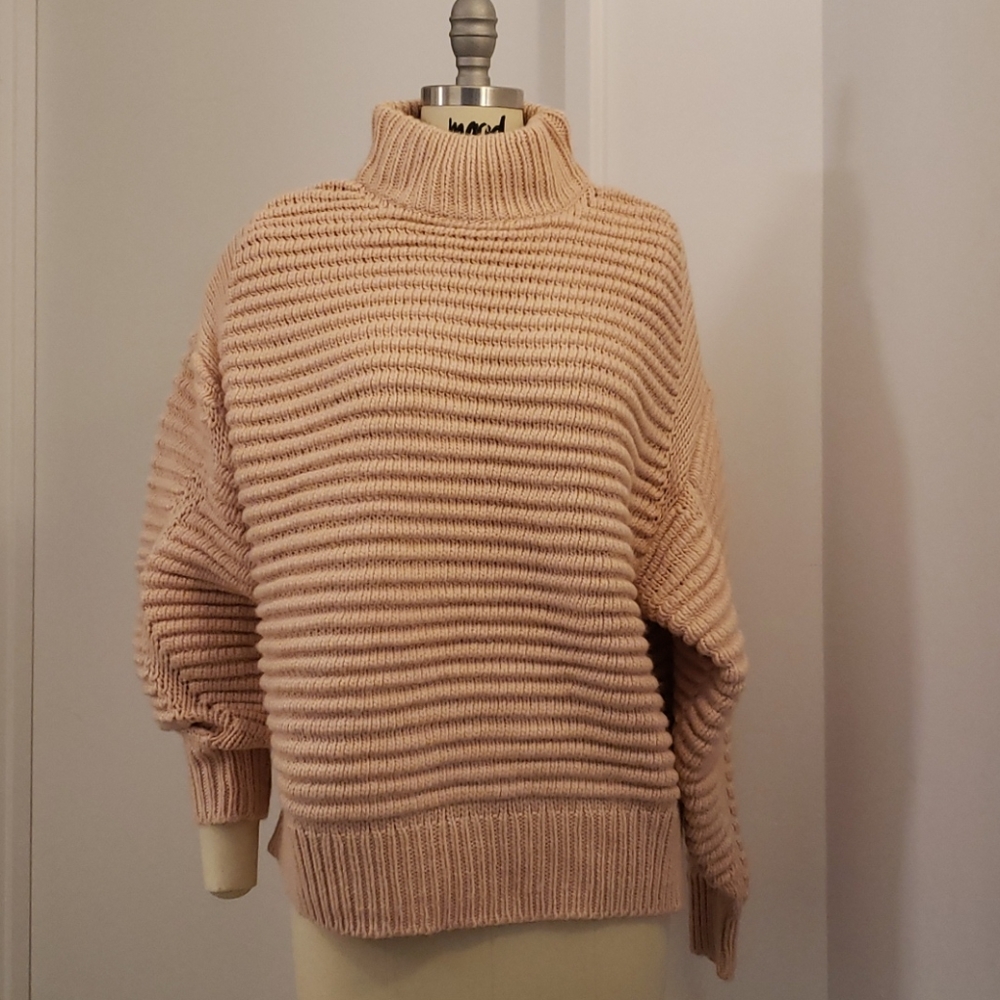H&M WOOL SWEATER NWOT